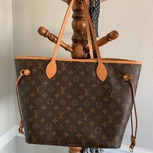 EXCELLENT CONDITION Louis Vuitton Neverfull MM